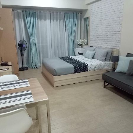 Eighty One Newport Boulevard Manila Eksteriør billede