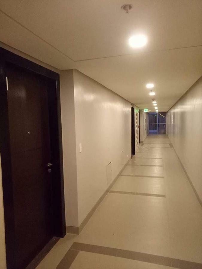 Eighty One Newport Boulevard Manila Eksteriør billede