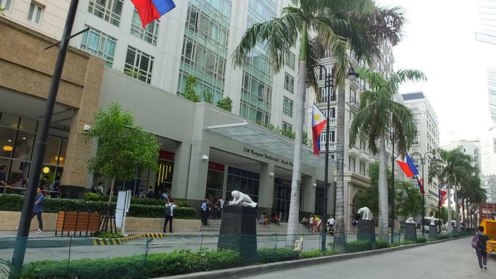 Eighty One Newport Boulevard Manila Eksteriør billede