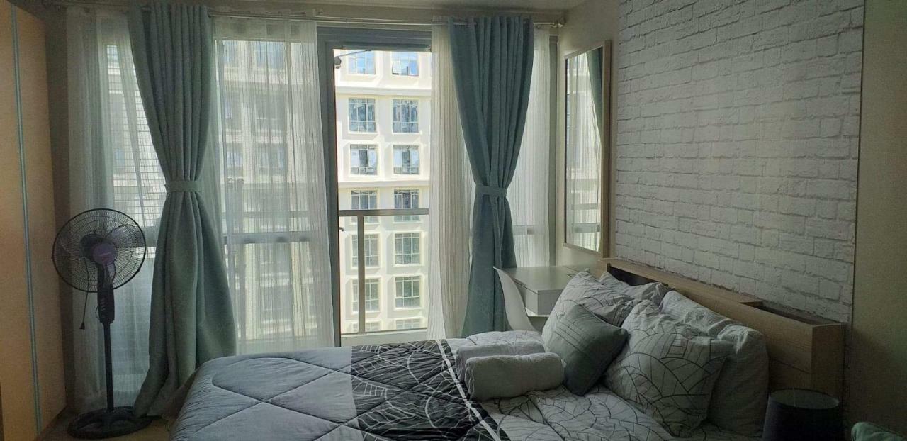 Eighty One Newport Boulevard Manila Eksteriør billede