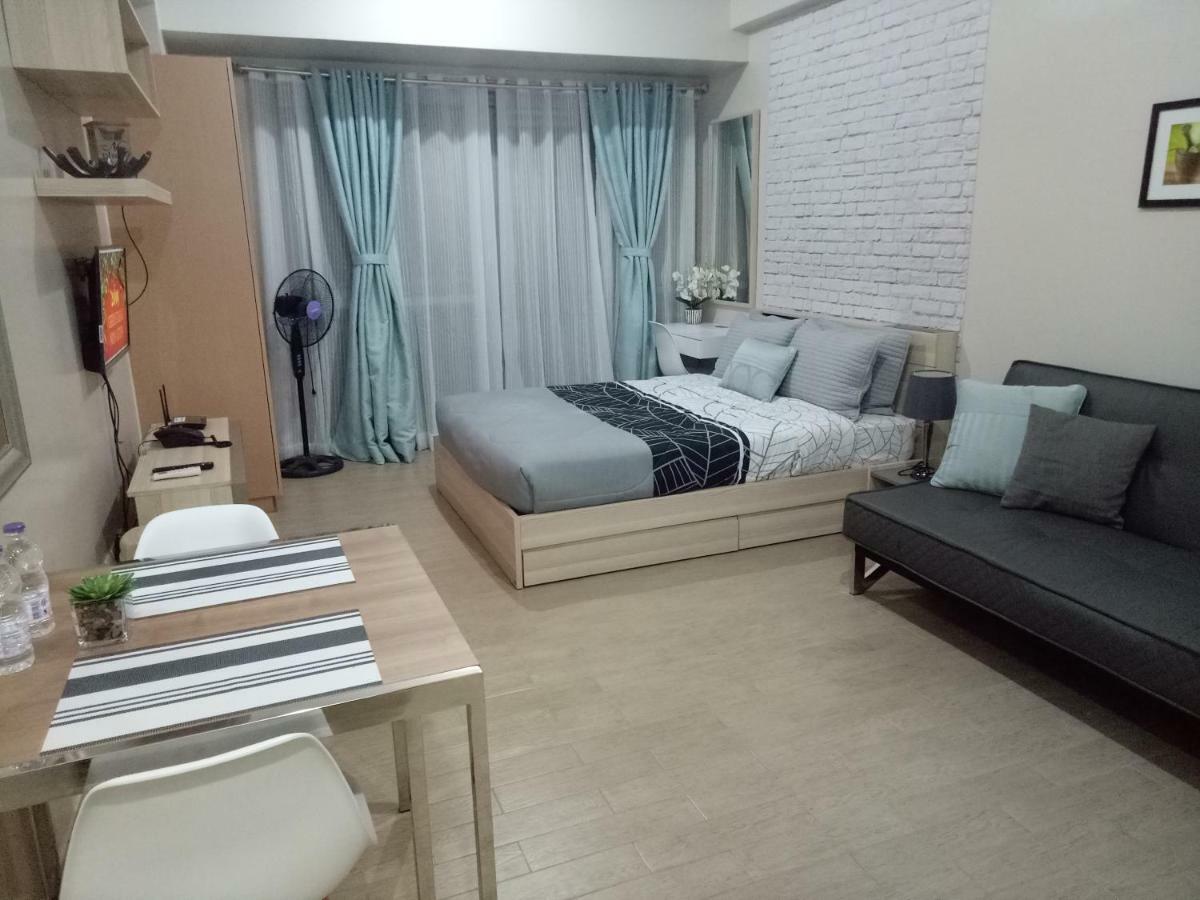 Eighty One Newport Boulevard Manila Eksteriør billede