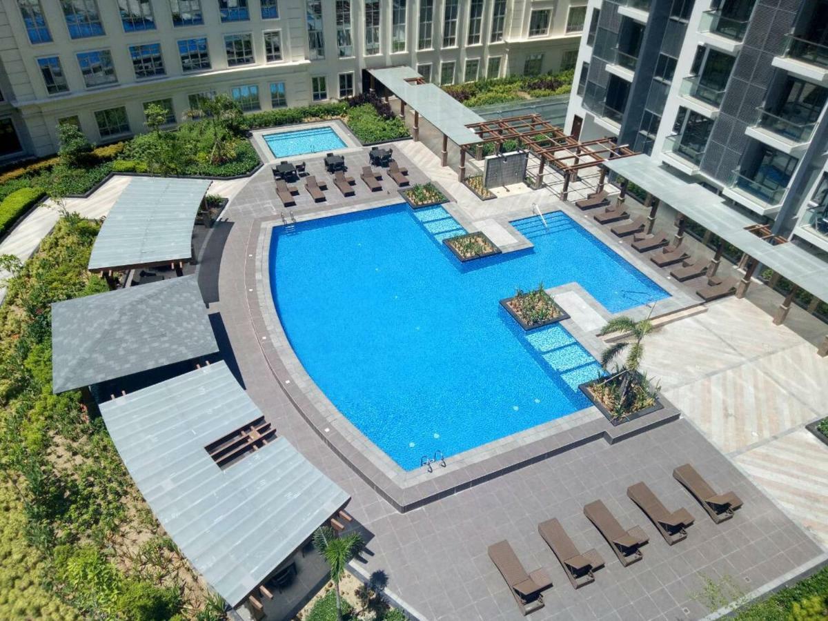 Eighty One Newport Boulevard Manila Eksteriør billede